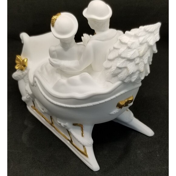 "Bringing Home the Tree" musical sculpture by Lenox 1983 with paperwork and box - Picture 3 of 12